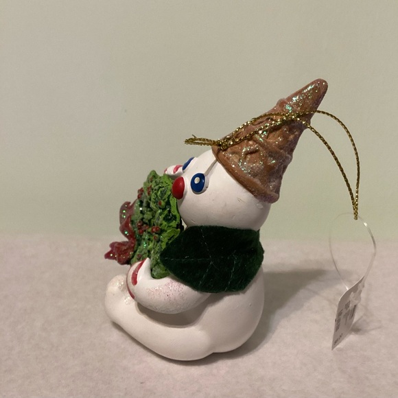 COPY - Mr Bingle New Orleans Icon Holding Christmas Wreath Ornament - Picture 6 of 7